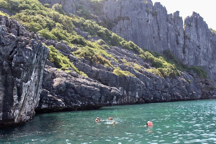 Angthong Park Speedboat Tour: Sightseeing & Snorkelling Adventure