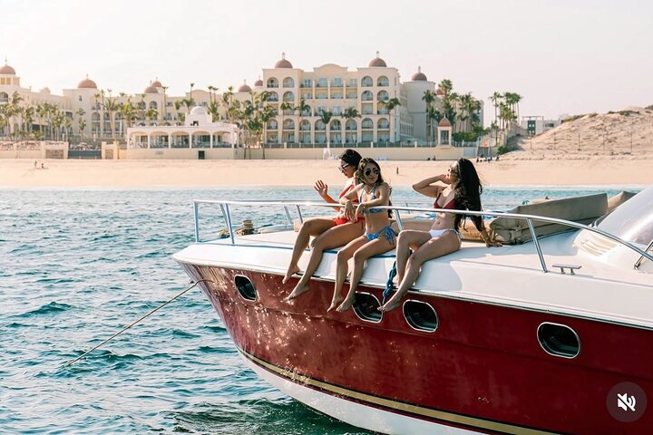 Experience the ultimate Cabo escape: luxury yacht cruise to El Arco, featuring stunning views and a refreshing snorkeling stop!