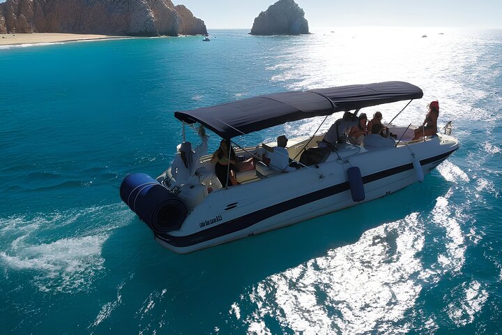 Cabo Yacht Tour: Arch, Pelican Rock, and Scenic Landmarks