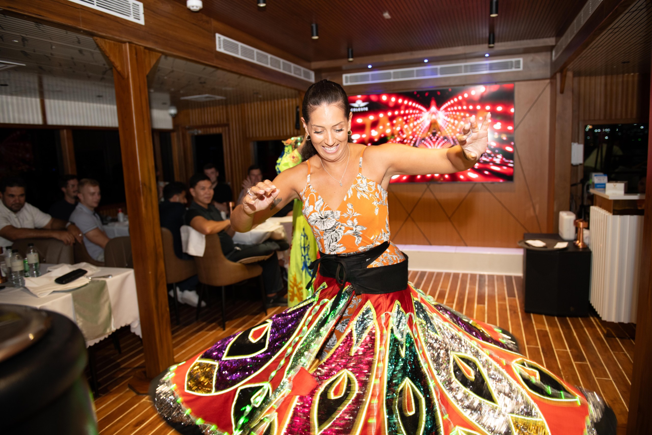 Dubai Marina: Luxury Dinner Cruise 5 Star Buffet & Live Shows - Main Deck