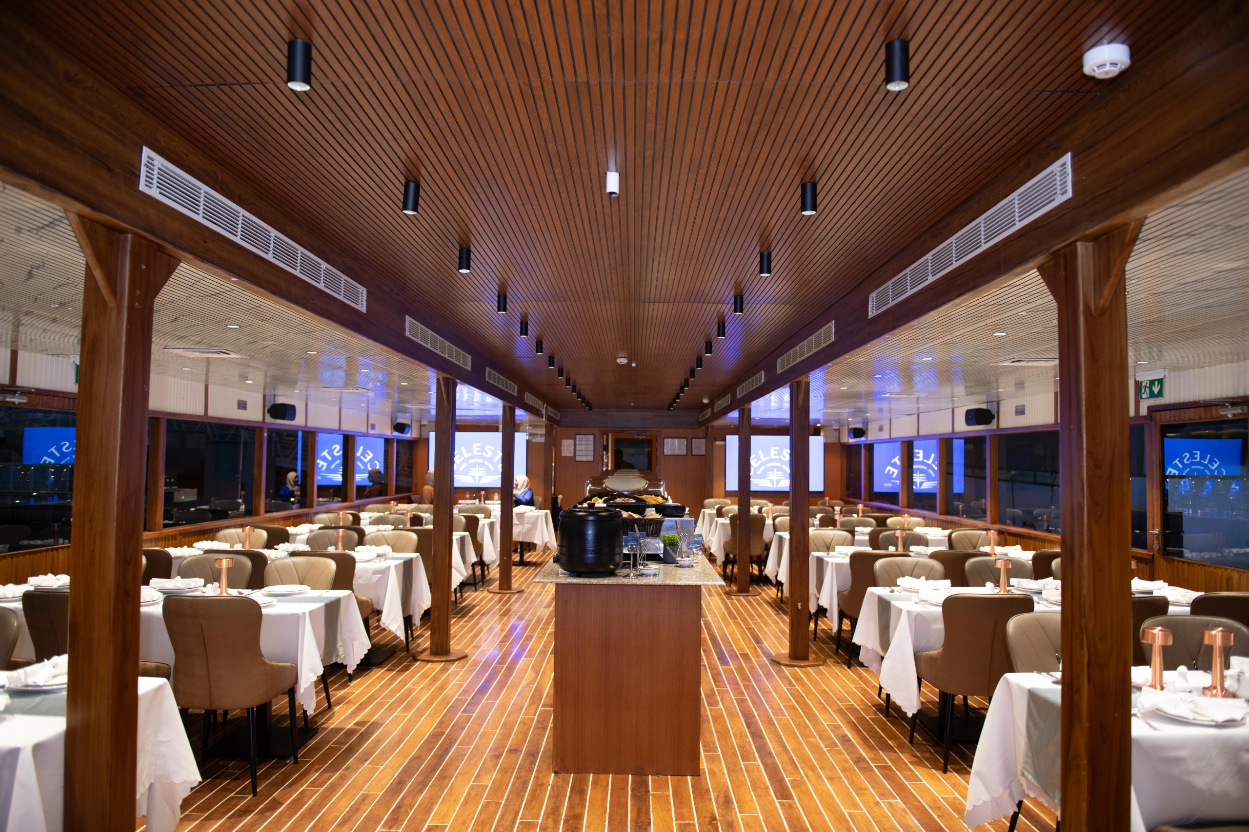 Dubai Marina: Luxury Dinner Cruise 5 Star Buffet & Live Shows - Main Deck