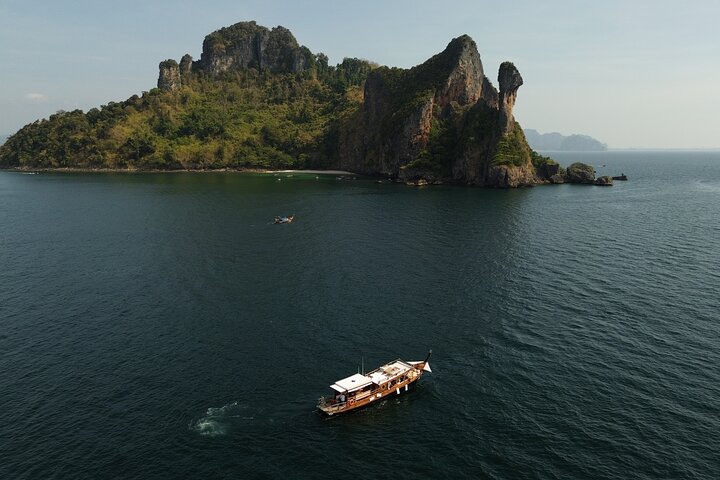 Half Day Trip of Krabi by Luxury Longtail Boat