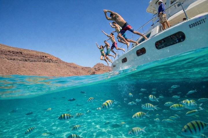 La Paz and Balandra Beach Catamaran Experience from Los Cabos