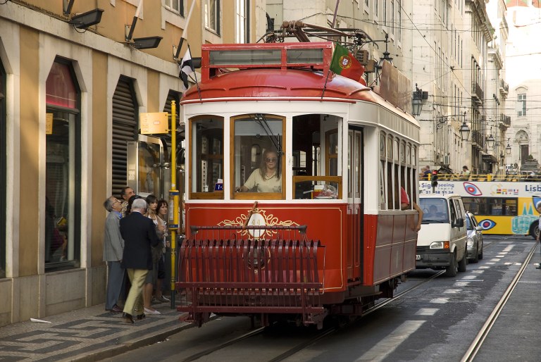 Lisbon Experience: Bus and Tagus River Boat Tour.