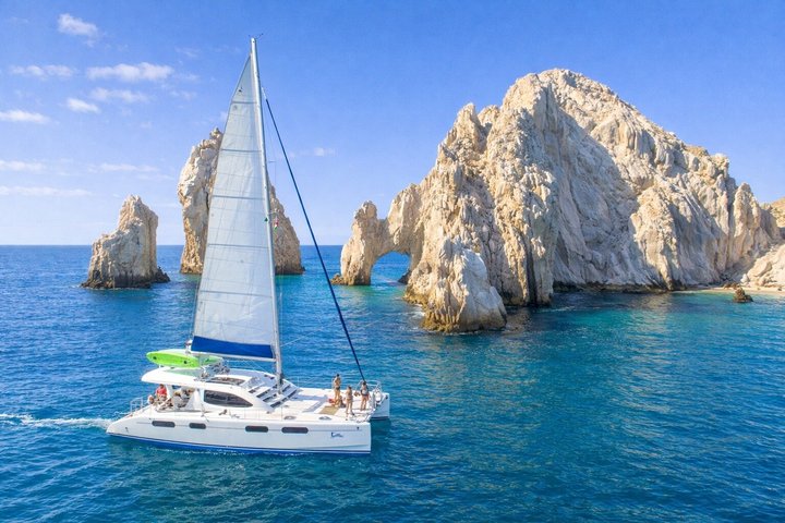 Los Cabos Catamaran Tour with Snorkeling Lunch and Open Bar