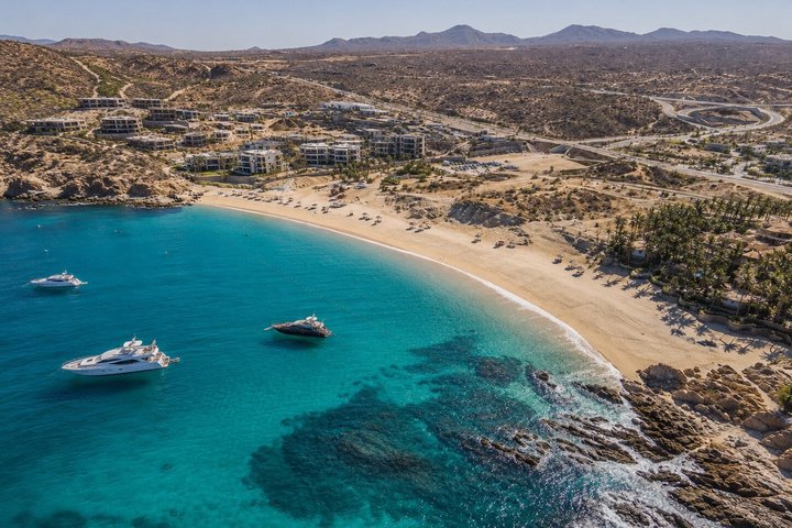 Los Cabos Snorkeling Tour by Boat with Open Bar and Music