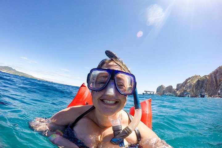 Los Cabos Snorkeling Tour by Boat with Open Bar and Music