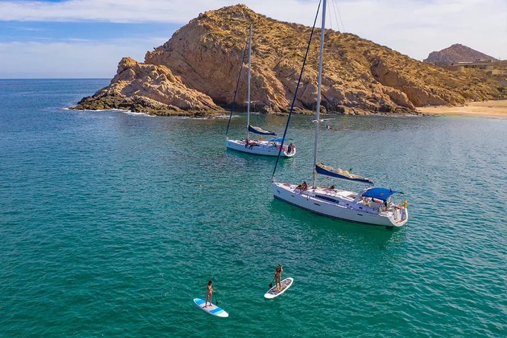 Los Cabos Snorkeling Tour by Boat with Open Bar and Music