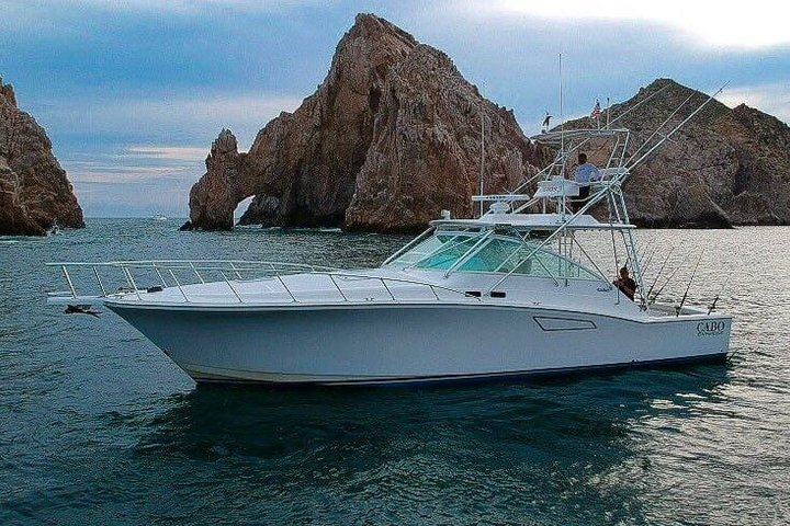 Luxury Yacht Fishing Cabo 5 Hour 45ft Big Game 8 Anglers
