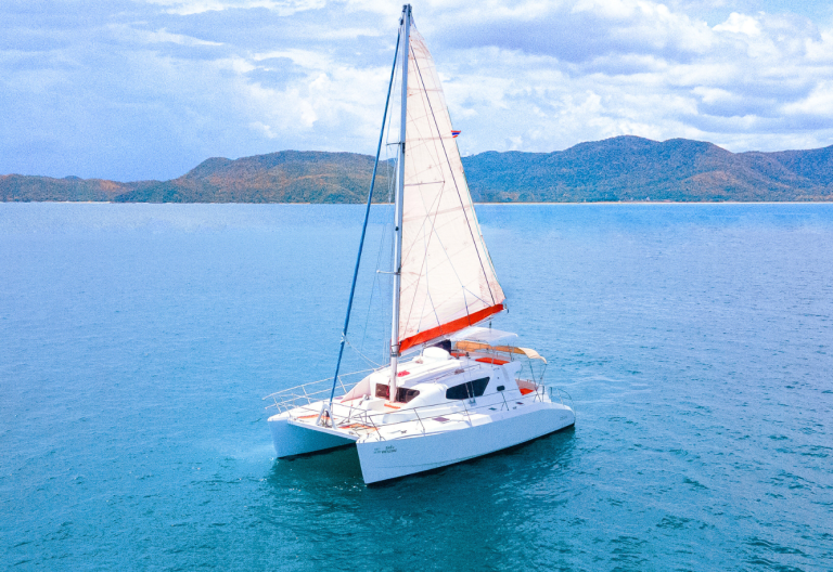 Pattaya: Private Sailing Catamaran Island Discoveries