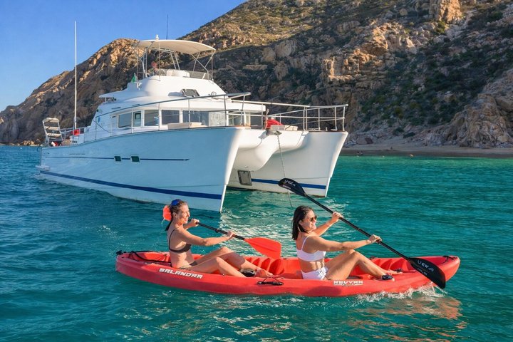 Private Catamaran Yacht Cabo All-Inclusive Food and Open Bar