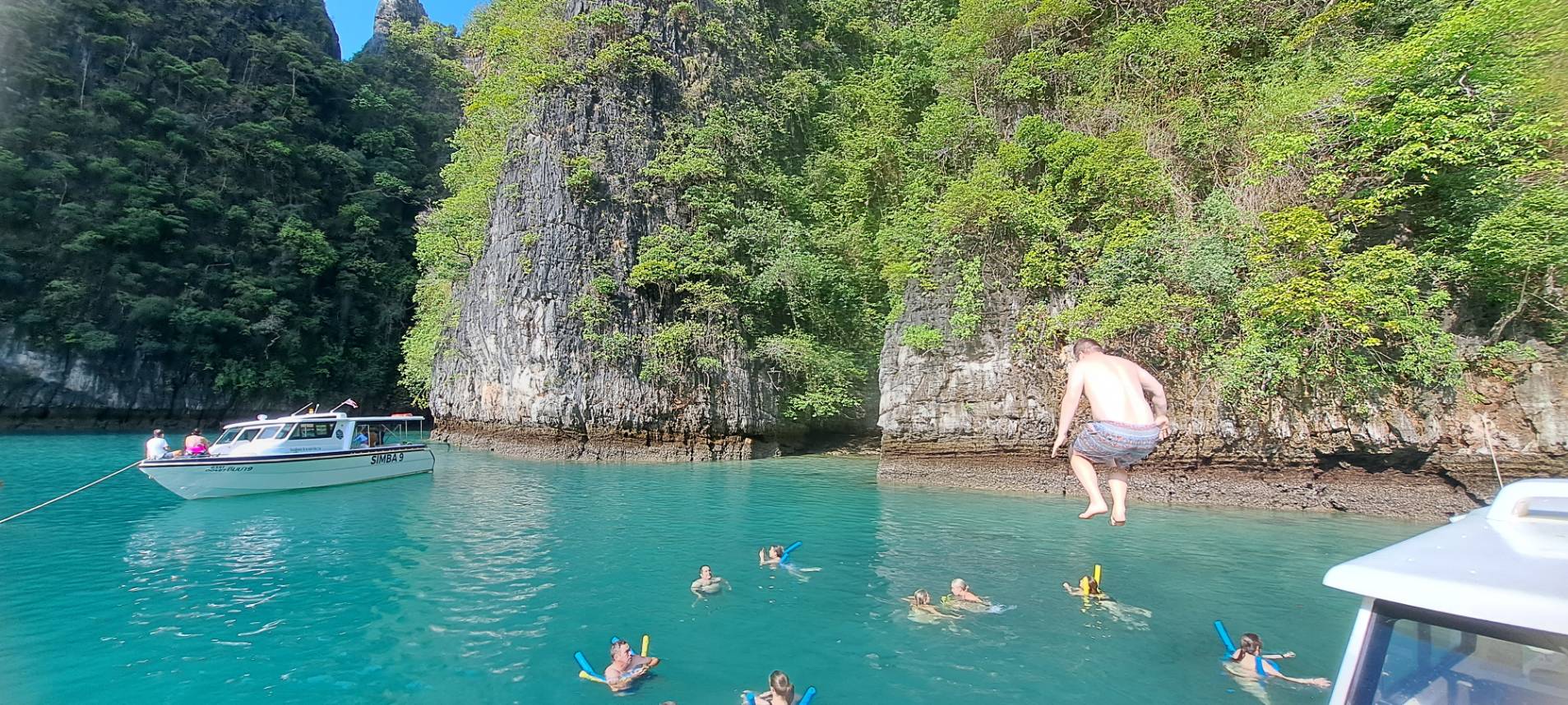 Private Coral Islands – Snorkel Away From the Crowds