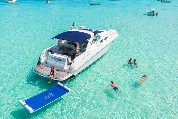 Private Luxury 55ft Yacht Cancun Isla Mujeres up to 17 Pax