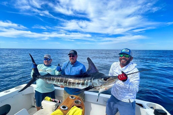 Private Marlin Charter Cabo 5 Hour 38ft Yacht 6 Anglers