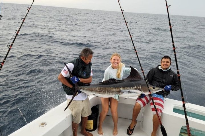 Private Marlin Charter Cabo 5 Hour 38ft Yacht 6 Anglers