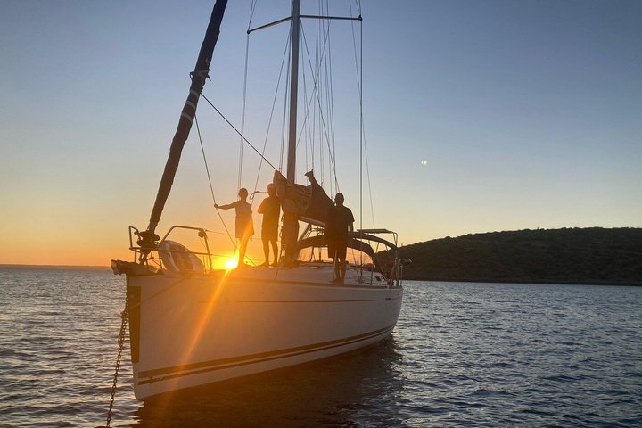 Private Sailboat La Paz Espiritu Santo and Sea Lions