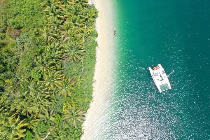 Private Sailing Catamaran Charter Bocas del Toro Jager Knights