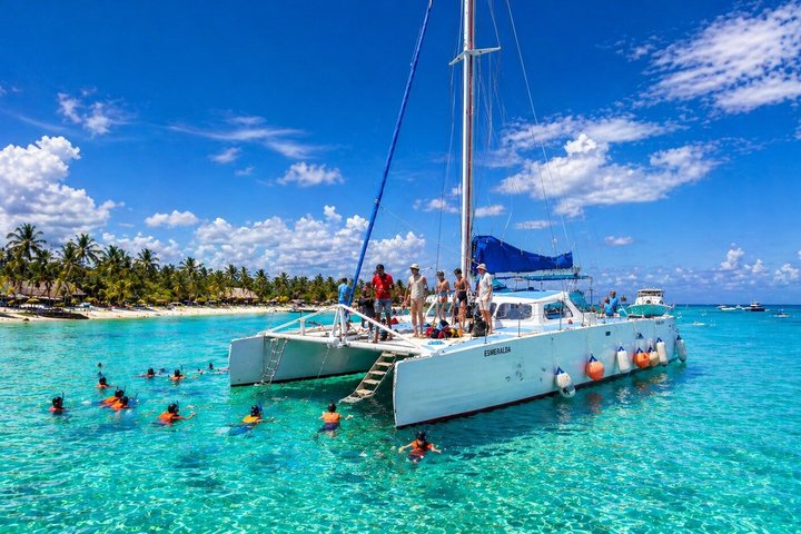 Punta Cana Private Catamaran: Snorkeling, BBQ & Open Bar