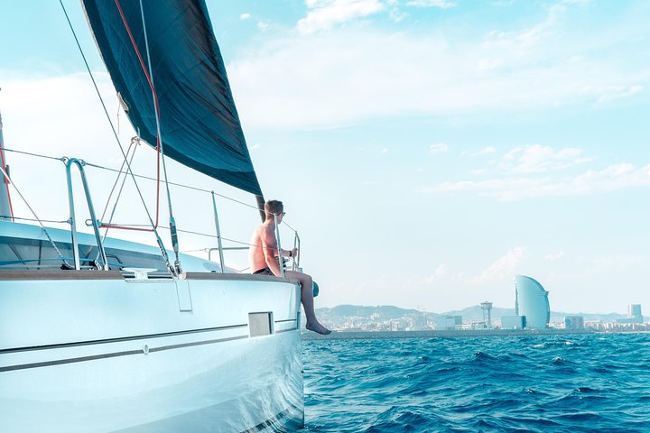 Wonderful 2 Hour Sailing trip including Drinks, Snacks and time for a swim