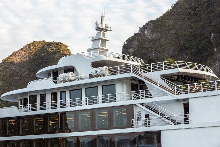 07 Hours Explore Halong Bay with Sea Octopus Cruise