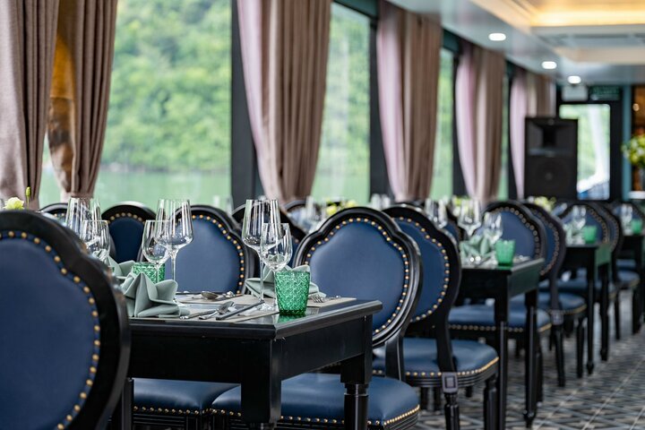1 Day Pamela 5 Star Luxury Cruise From Halong Bay, Jacuzzi Pool