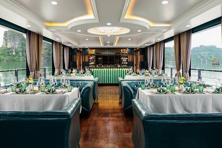 1 Day Pamela 5 Star Luxury Cruise From Halong Bay, Jacuzzi Pool