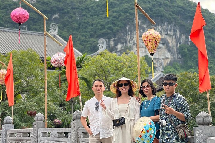 1 Day Visit Mua Cave - Trang An - Local Family - Cyling - Hoa Lu