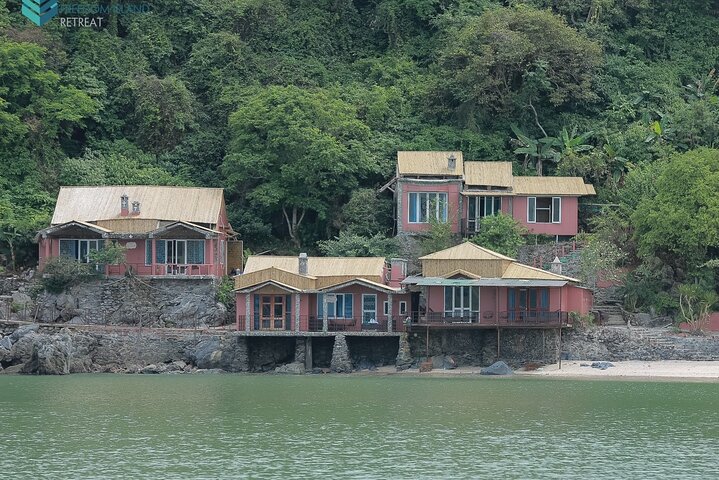 1 Night Luxury Party Cruise & 1 Night On Peaceful Freedom Bungalow Halong Bay
