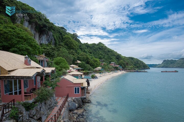 1 Night Party Boat & 1 Night Bungalow in Freedom Island