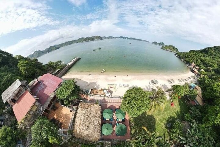 1 Night Party Boat & 1 Night Bungalow in Freedom Island