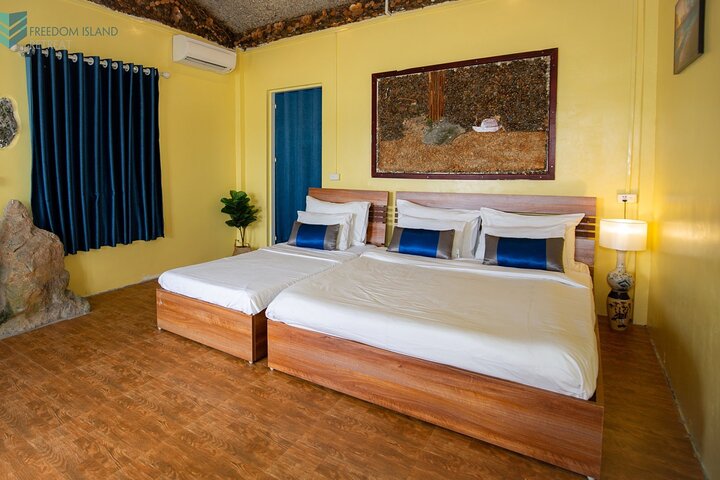 1 Night Party Boat & 1 Night Bungalow in Freedom Island