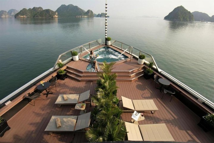 2-Day 6-Star Calista Cruise Discover Halong Bay from Halong Port