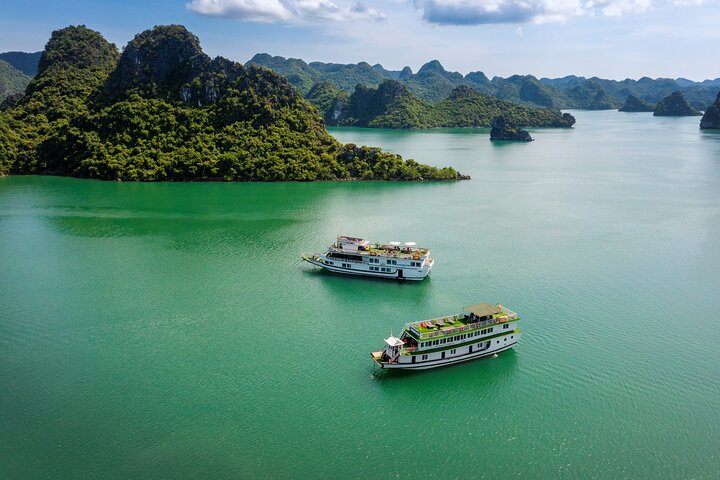 2 Days 1 Night Halong Bay Classic Cruise for Budget Travelers