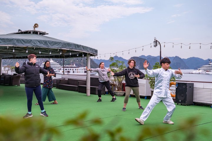 2 Days 1 Night Halong Bay on Amanda Cruises