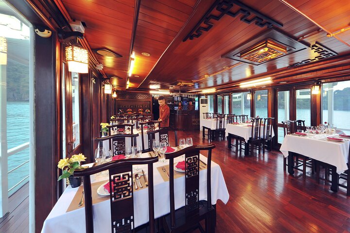 2 Days Bai Tu Long Bay Cruise on Boutique Wooden Boat from Hanoi