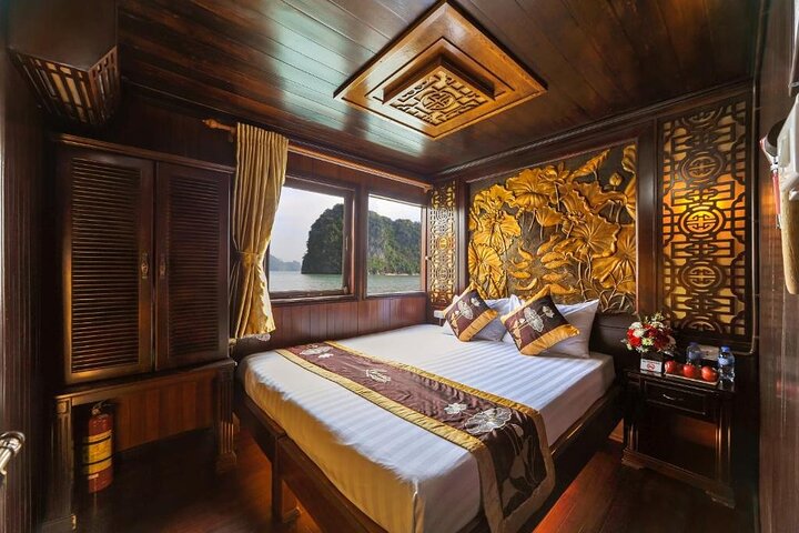 2 Days Bai Tu Long Bay Cruise on Boutique Wooden Boat from Hanoi