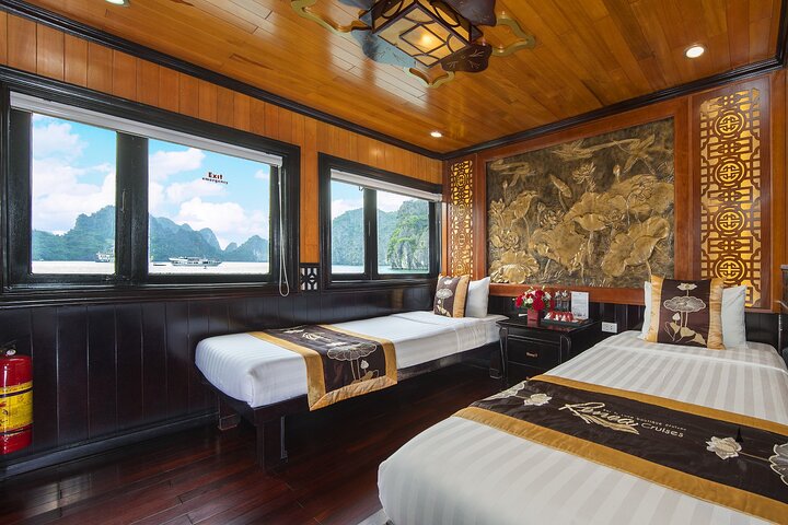2 Days Bai Tu Long Bay Cruise on Boutique Wooden Boat from Hanoi