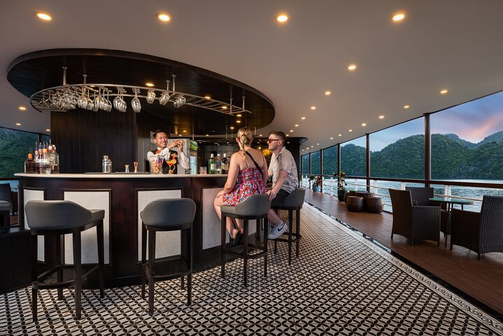 2 Days Le Journey Elegance 5 Star Cruise in Halong and Lan Ha Bay