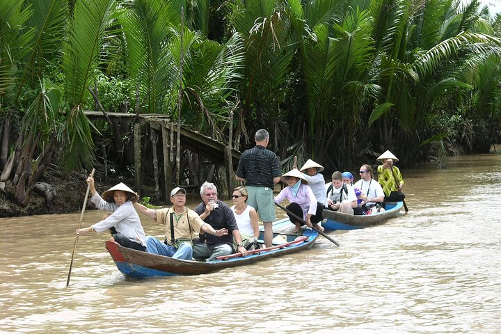 Cai Rang Floating Market & Mekong Delta 2-Day Tour overnight in Mekong Delta