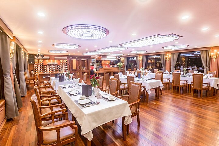 3 Days Tour on Luxury Cruise Visit Halong Bay,Lan Ha Bay & Cat Ba Island