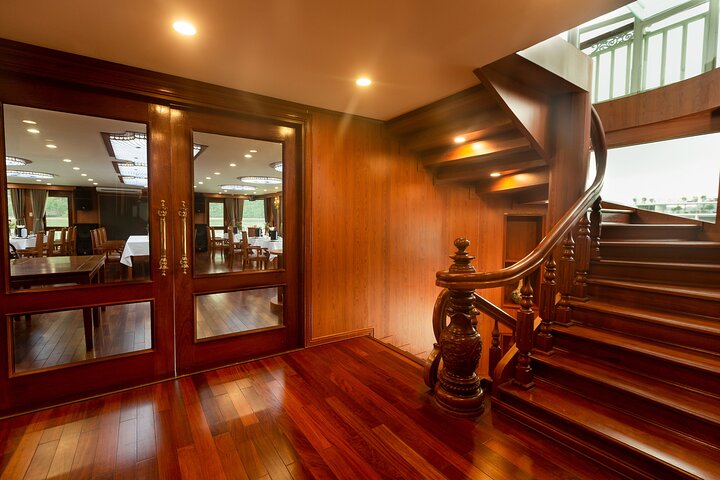 2 Nights Stay on Luxury Cruise Explore Halong Bay & Cat Ba Island