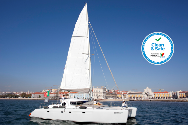 2H Tour on a Private Sailing Catamaran "Scarlett" up to 16 people