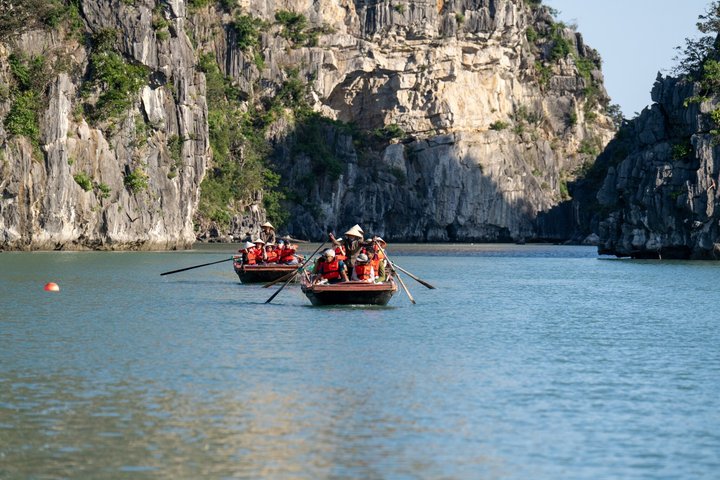 3-Day Bai Tu Long Bay & Ha Long Bay Journey with Swan Cruises