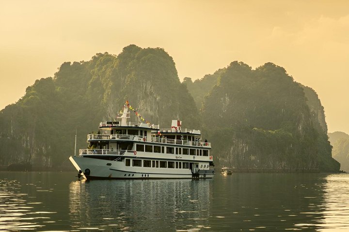 3-Day Bai Tu Long Bay & Ha Long Bay Journey with Swan Cruises