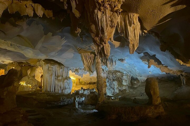 3-Day Discover Halong & Bai Tu Long Bay on Treasure Junk Cruise
