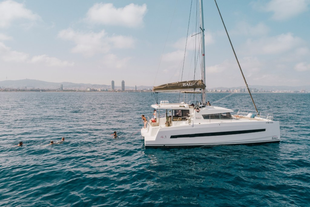 3 HOURS (BALI 4.1) - private luxury catamaran Barcelona