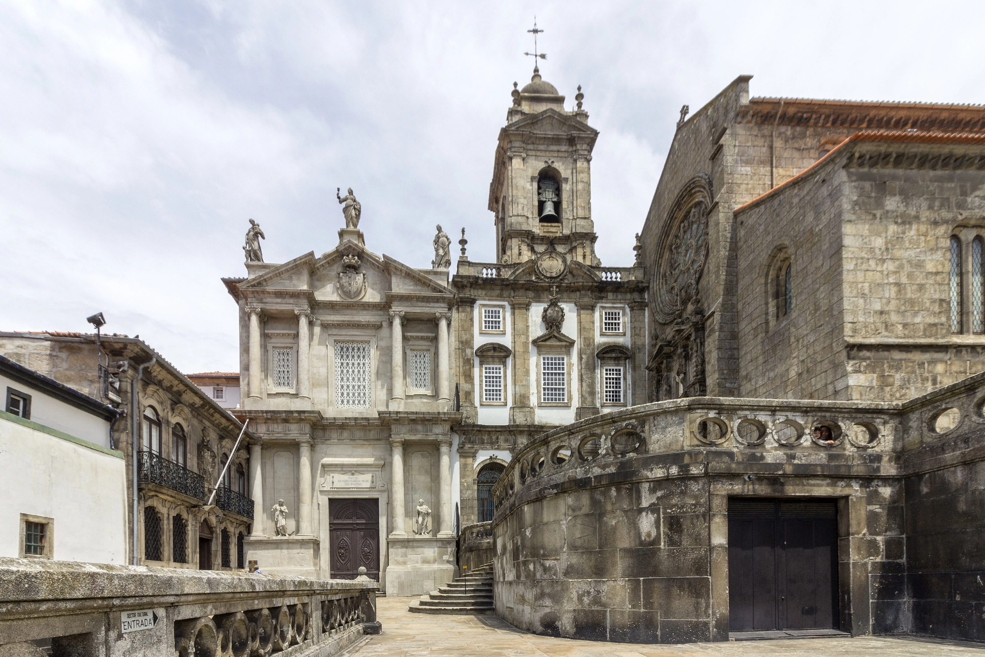3 Nights Historical Port, plus Aveiro City Tour - From Lisbon.