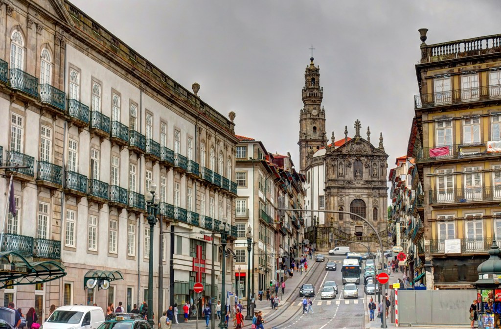 3 Nights Historical Port, plus Aveiro City Tour - From Lisbon.