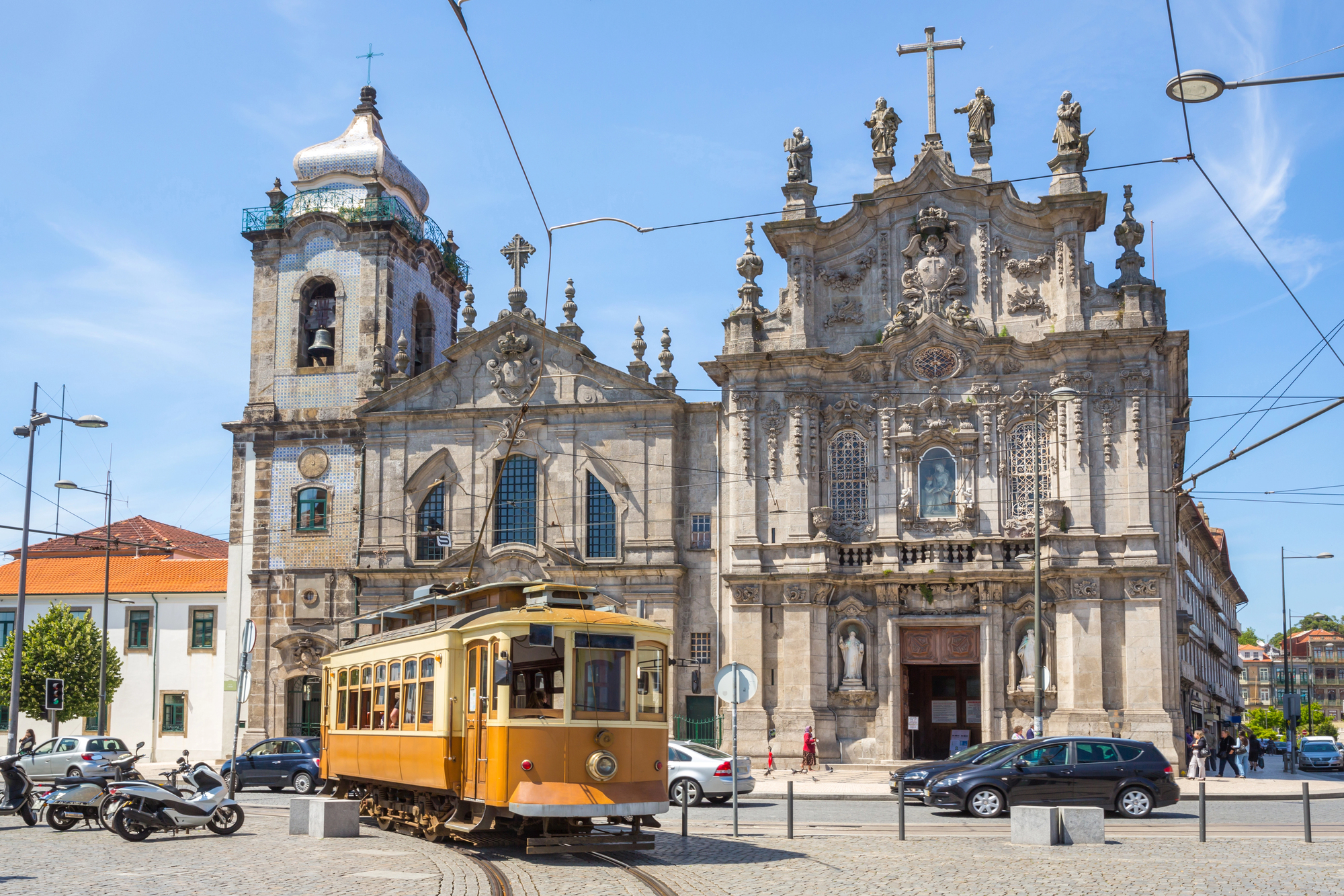 3 Nights Historical Port, plus Aveiro City Tour - From Lisbon.