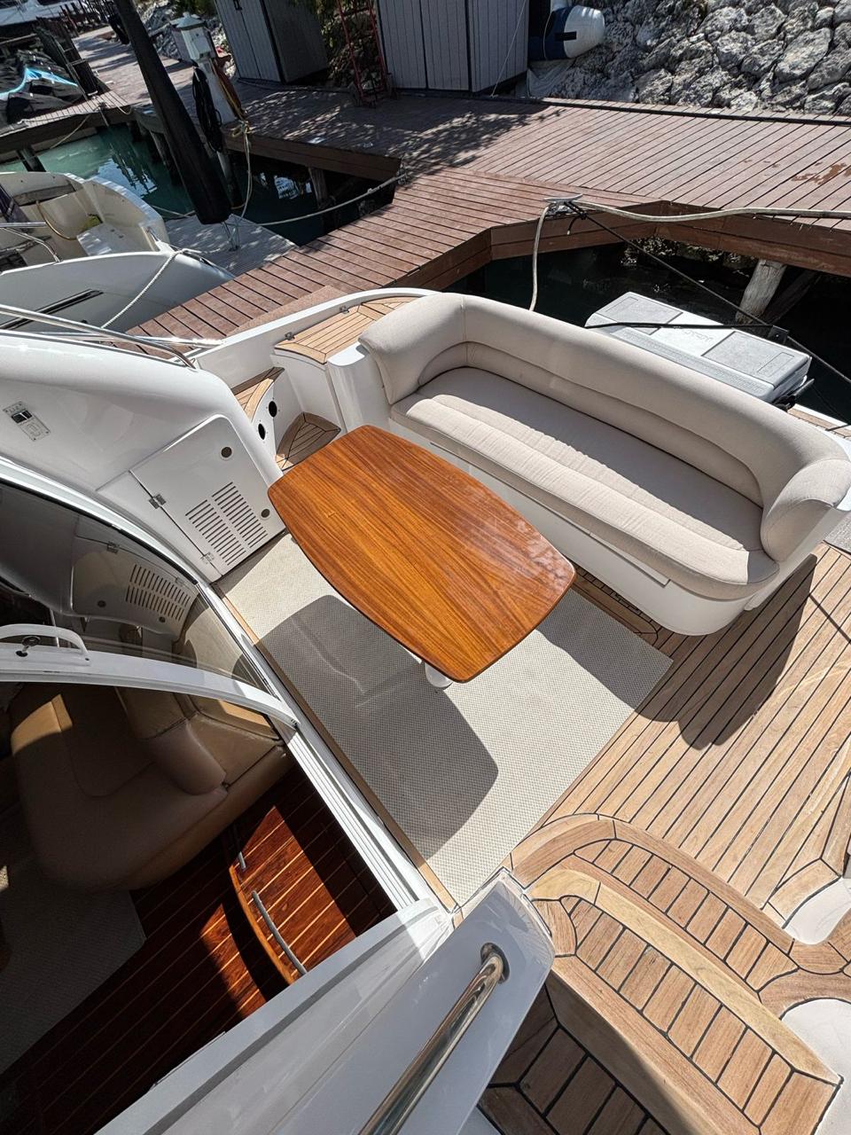 45ft Sealine Amasivar is an elegant yacht charter from Cancun and Costa Mujeres